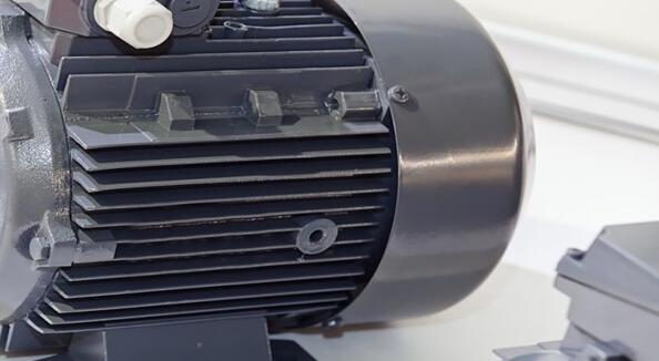 減速電機(jī)和伺服電機(jī)的區(qū)別及應(yīng)用場(chǎng)景詳解