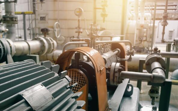 單相電機(jī)里電容的作用是什么？