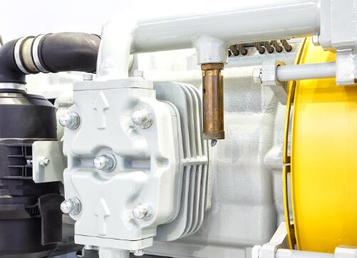 三根線的單相電機怎么接正反轉(zhuǎn)，三根線的正反轉(zhuǎn)原理