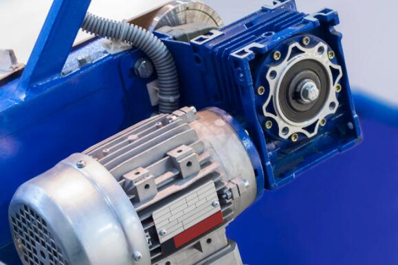 單相電機(jī)加電容與電刷的區(qū)別及應(yīng)用場(chǎng)景介紹