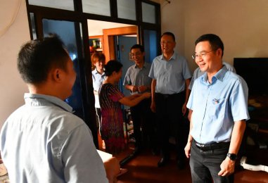 湘電集團黨委制定“七一”慰問困難黨員家庭