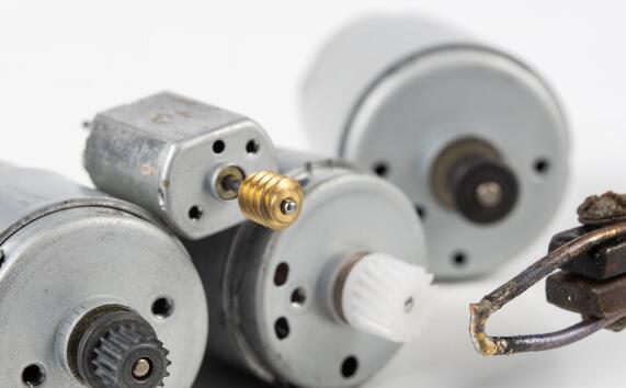 輸電線路的基本防雷措施，變配電所的防雷措施