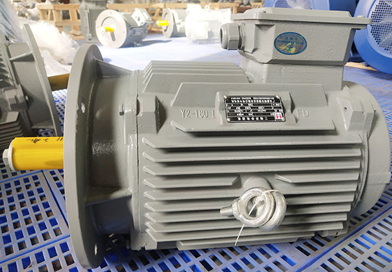 三相異步電動(dòng)機(jī)啟動(dòng)時(shí) 電流是多少？