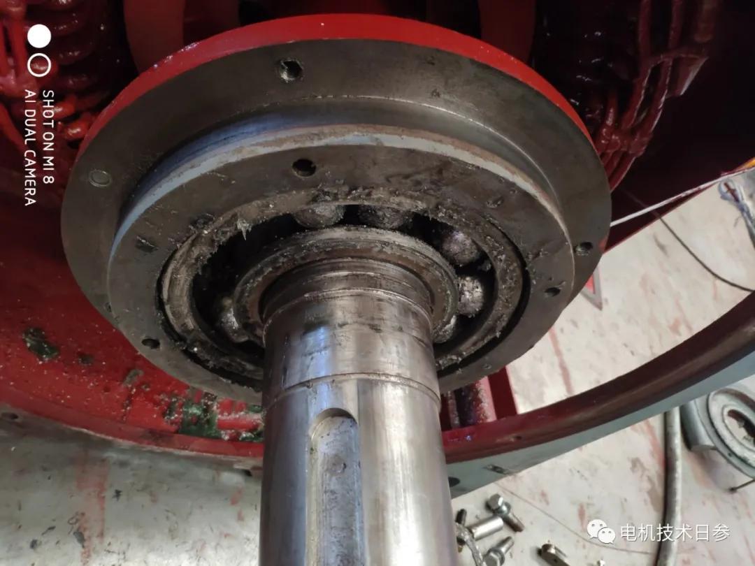 哪些因素會導致電機軸承發(fā)熱損壞？(二)乙